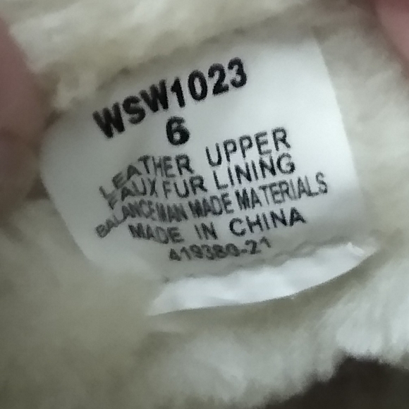 Women's Sperry size 6 slippers - Picture 5 of 5